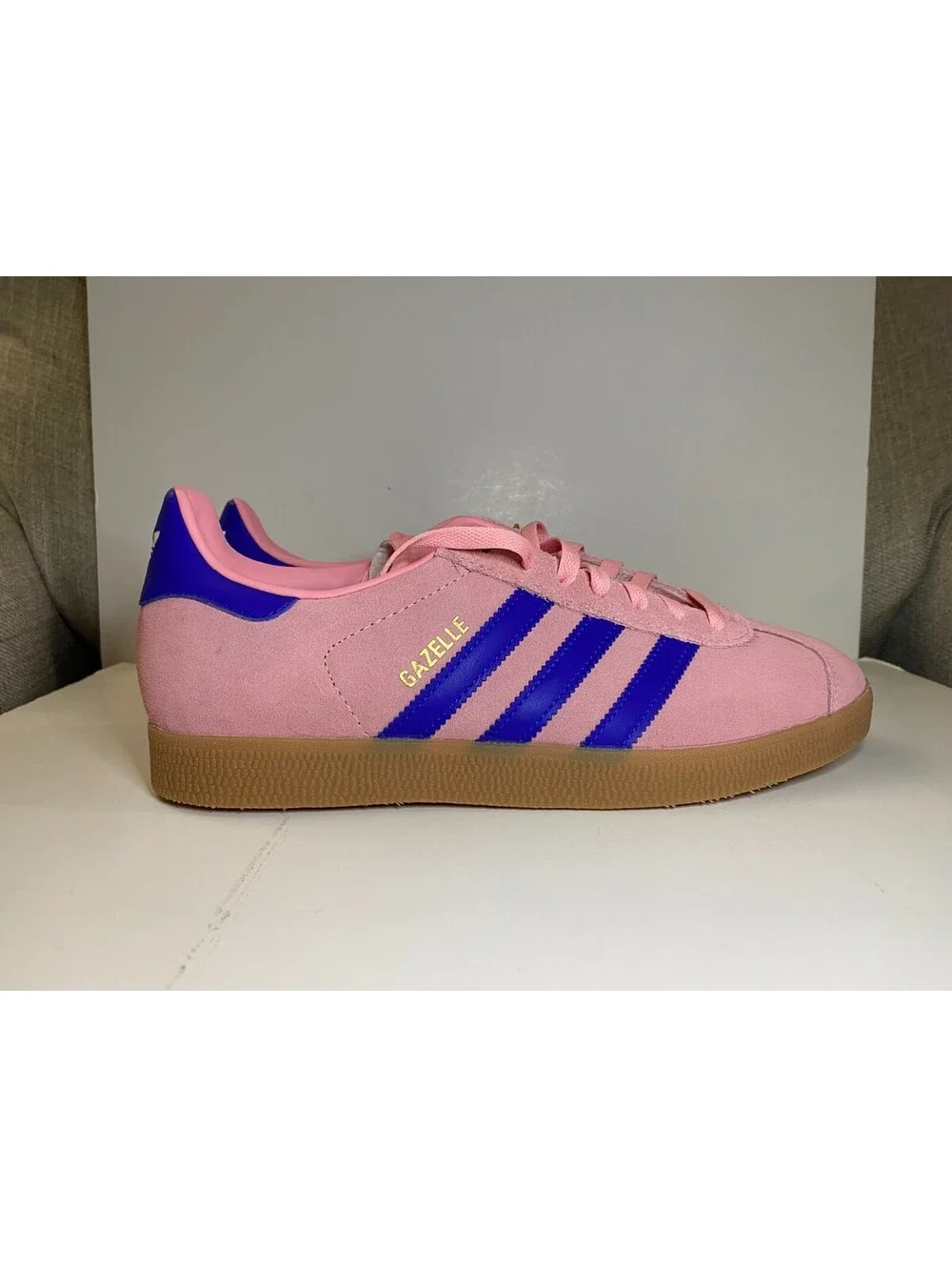 Adidas Gazelle JI2077 Mens Sneaker US 9 Semi Pink Spark Suede Athletic Shoes